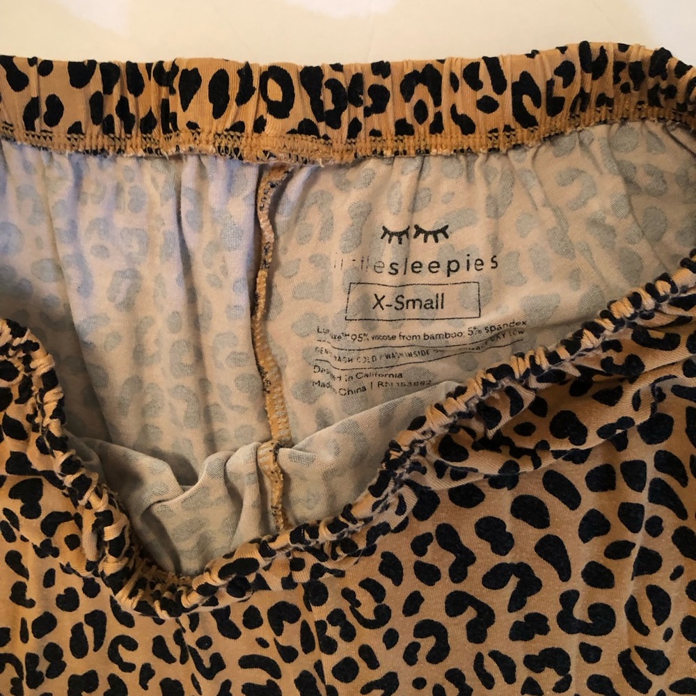 Little Sleepies Leopard Print Pajamas set short sleeve and shorts size XS - Picture 5 of 7